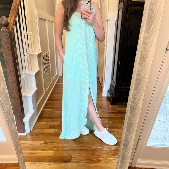 Mint dress with embroidery - Picture 1 of 3